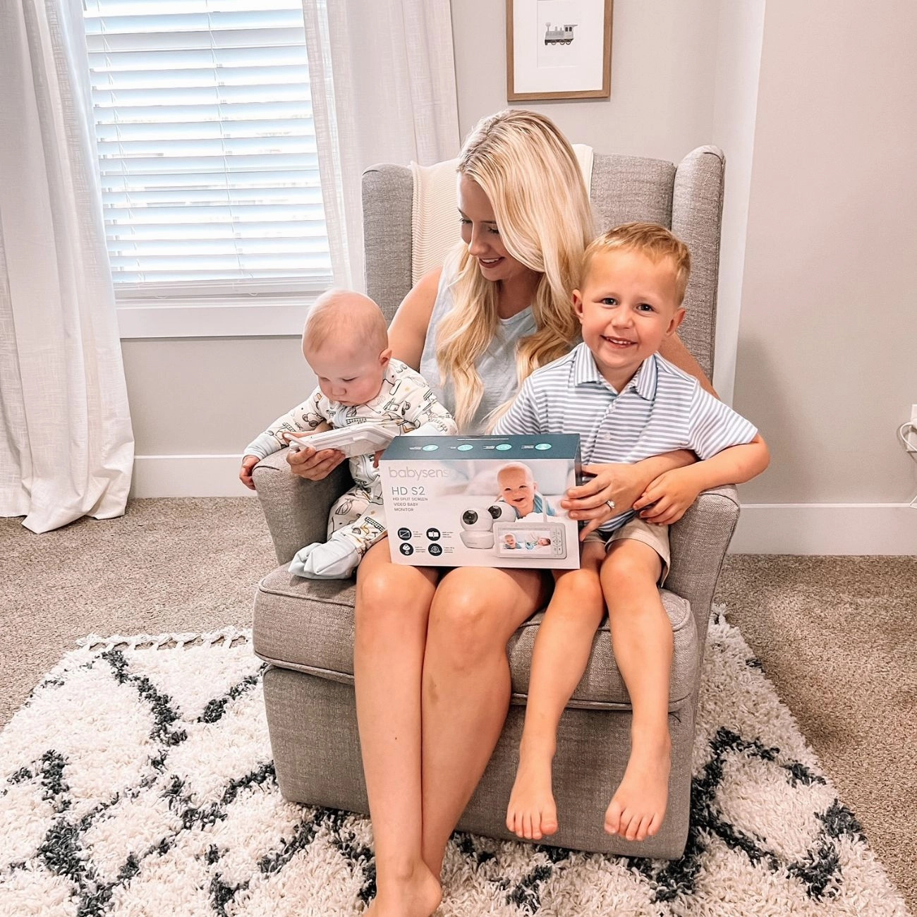 Babysense HD S2: Video Baby Monitor with 2 Cameras. Non Wifi. Split Screen & Night Light Machine