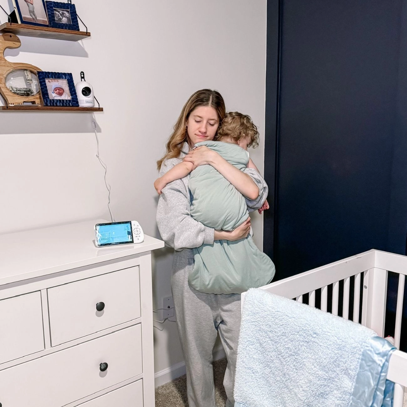Babysense Max View: Video Baby Monitor with 2 Cameras. Non Wifi. Split Screen. Night Light & Sound Machine