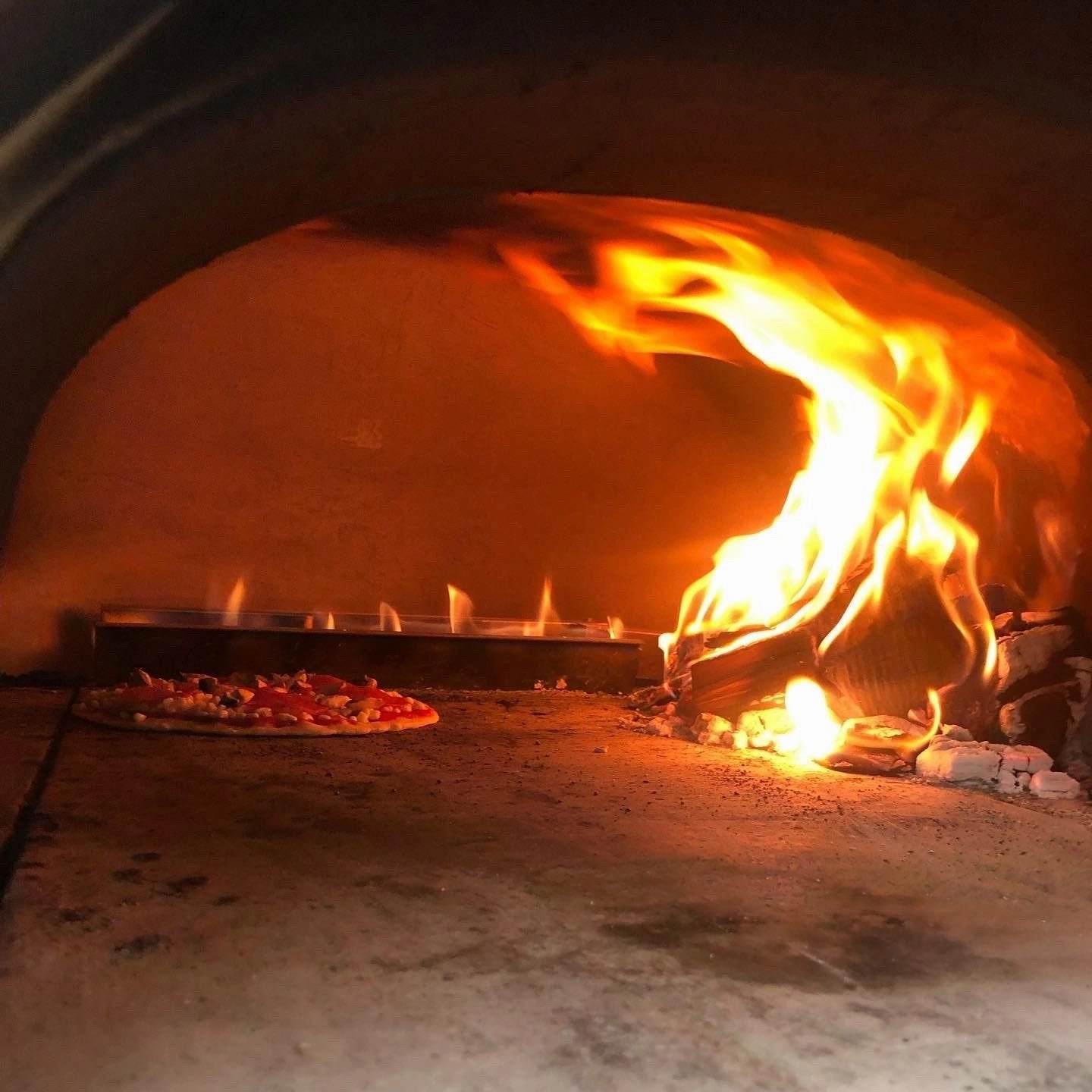 Chicago Brick Oven - CBO 750 Hybrid Pizza Oven DIY Kit (Residential) | Dual-Fuel (Gas and Wood)