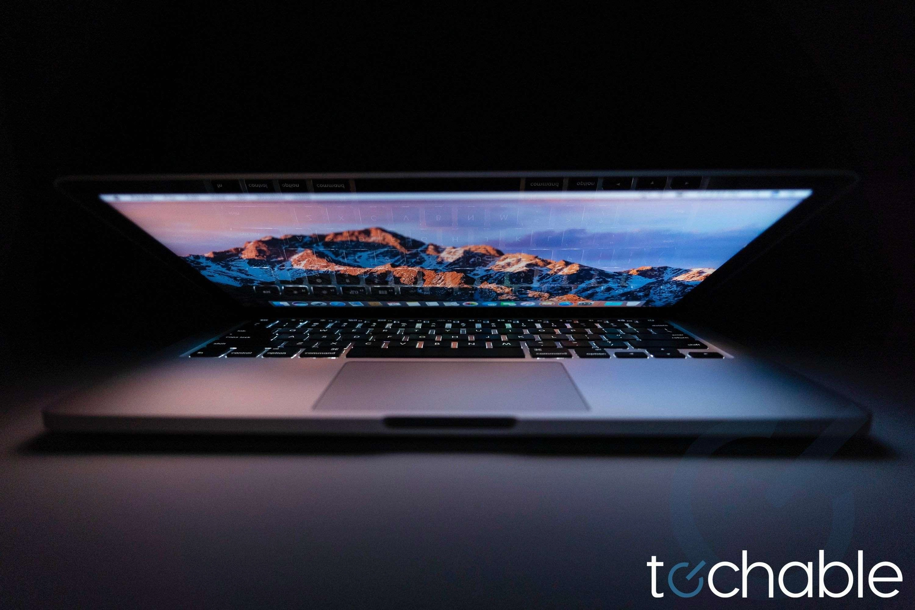 MacBook Pro (Early 2015) 13-Inch - 2.7GHz Core i5 - 16GB RAM - 2TB SSD