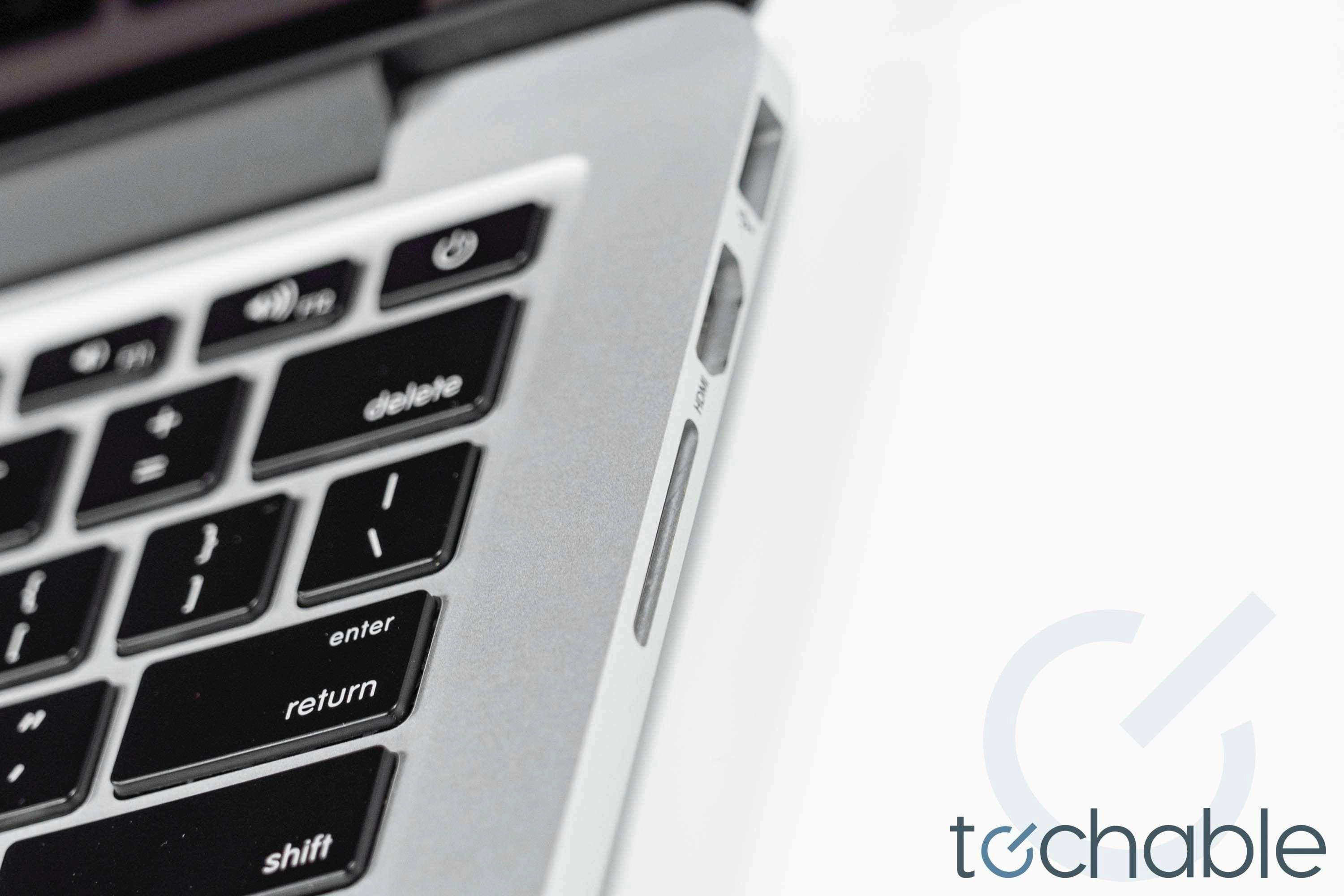 MacBook Pro (Early 2015) 13-Inch - 2.7GHz Core i5 - 16GB RAM - 2TB SSD