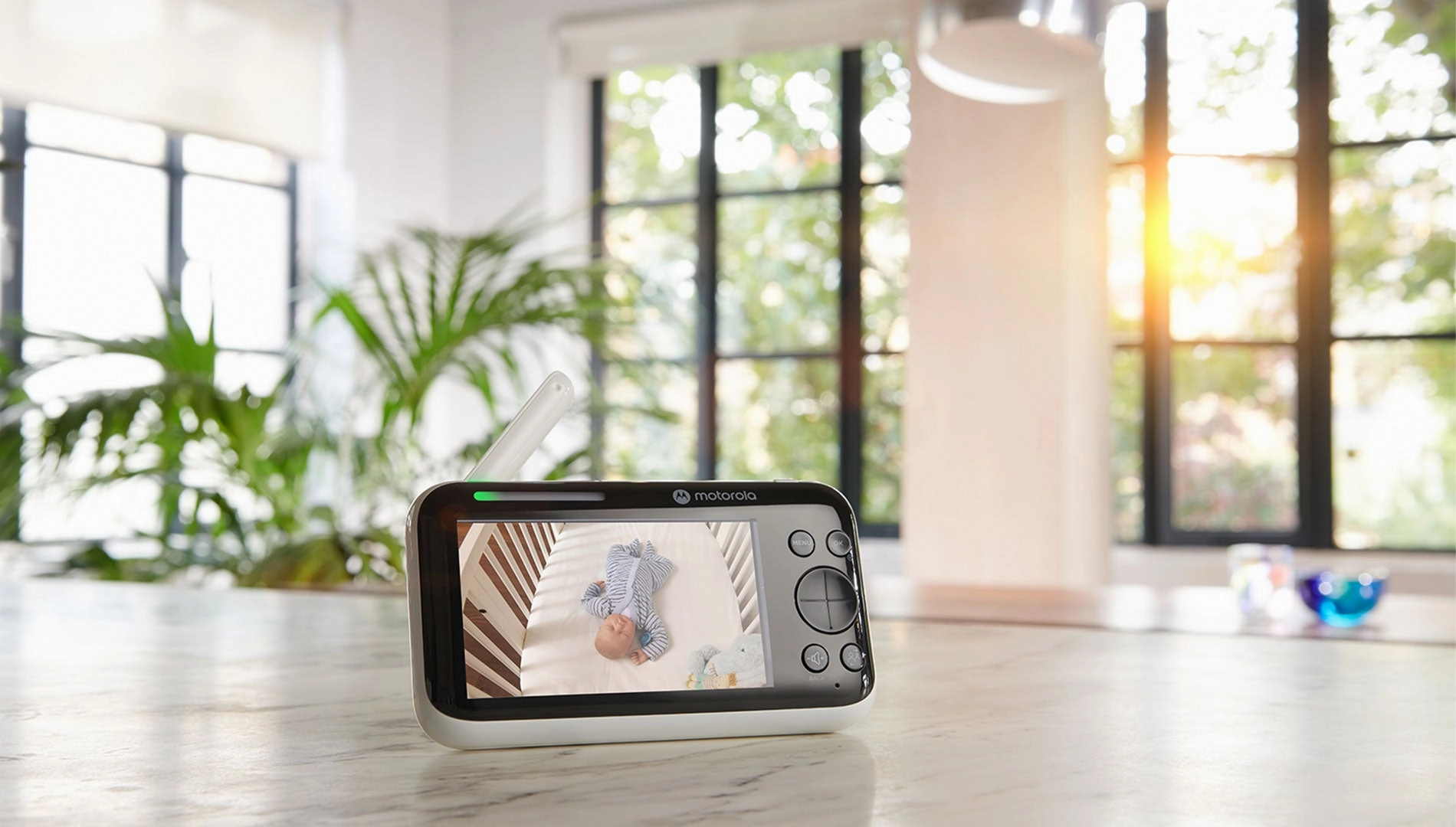 Motorola PIP1510 Connect 5 1080p Remote Pan/Tilt Video Baby Monitor