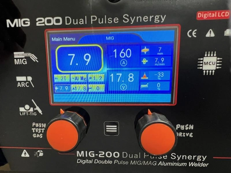 POWEREDGE Aluminum MIG synergy MIG 200 LCD display 4 wheel drive